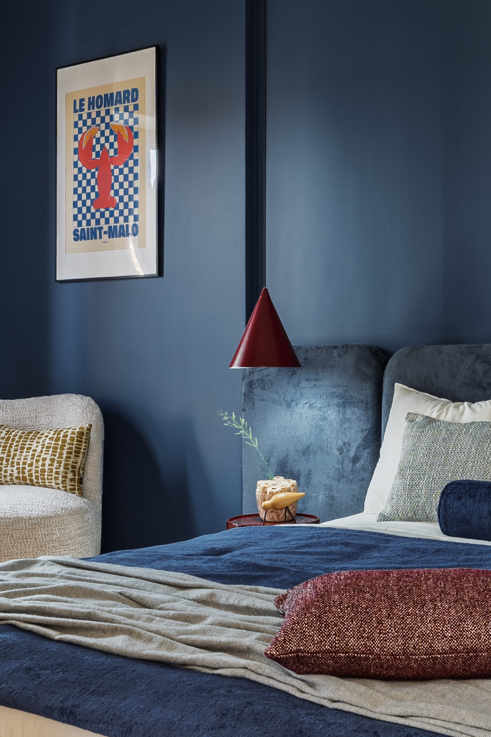 Salon w apartamencie przy ul. Chmielnej – nowoczesny design i home staging